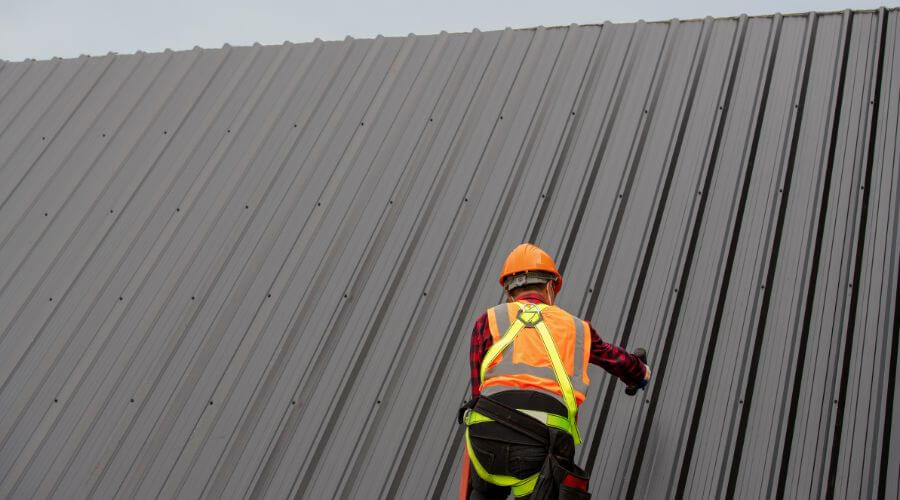 Professional metal roof installation services in Holladay, TN